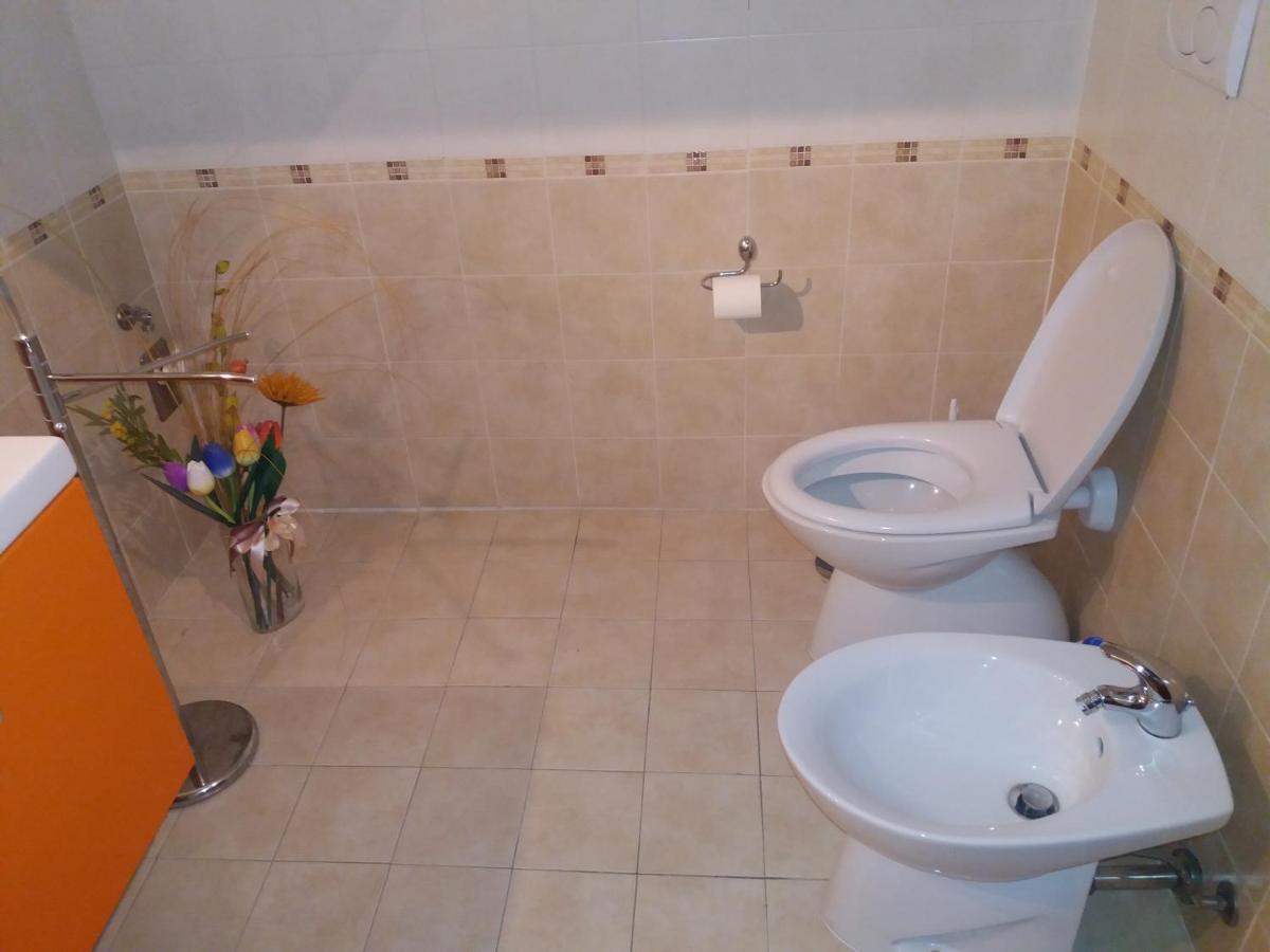 Tana Per Gli Ospiti Apartment Terni Ngoại thất bức ảnh
