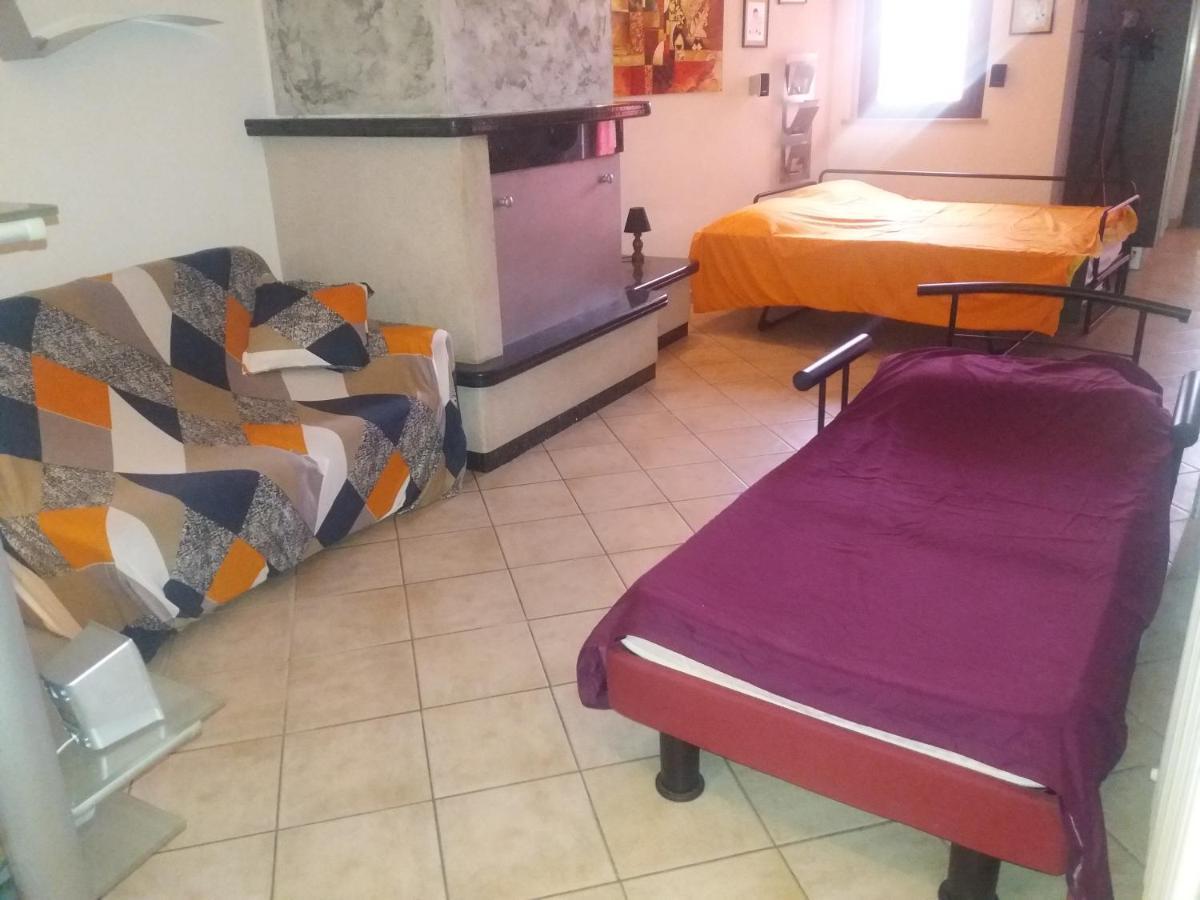 Tana Per Gli Ospiti Apartment Terni Ngoại thất bức ảnh