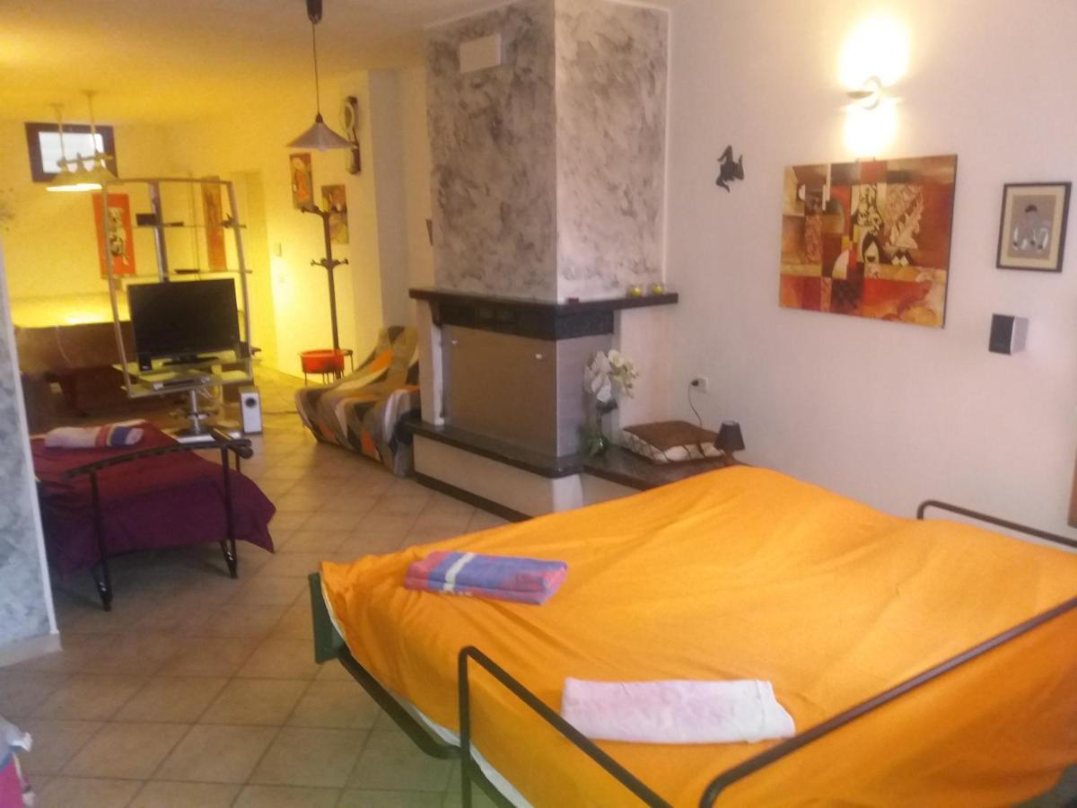 Tana Per Gli Ospiti Apartment Terni Ngoại thất bức ảnh