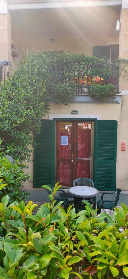Tana Per Gli Ospiti Apartment Terni Ngoại thất bức ảnh
