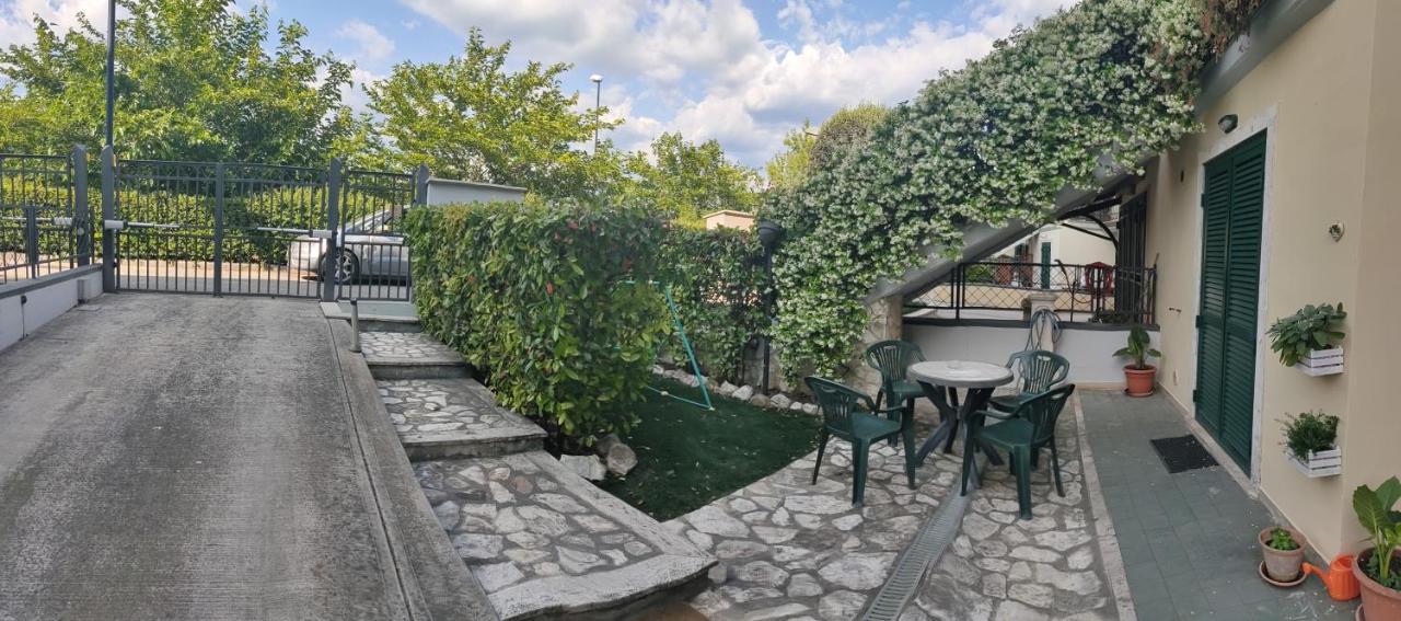 Tana Per Gli Ospiti Apartment Terni Ngoại thất bức ảnh